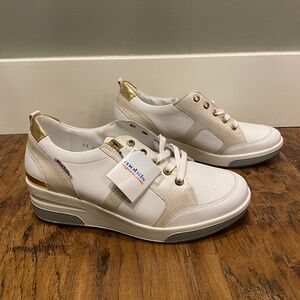 Mobils by Mephisto Trudie sneakers 7.5